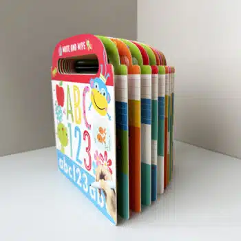Livre en carton avec poignée