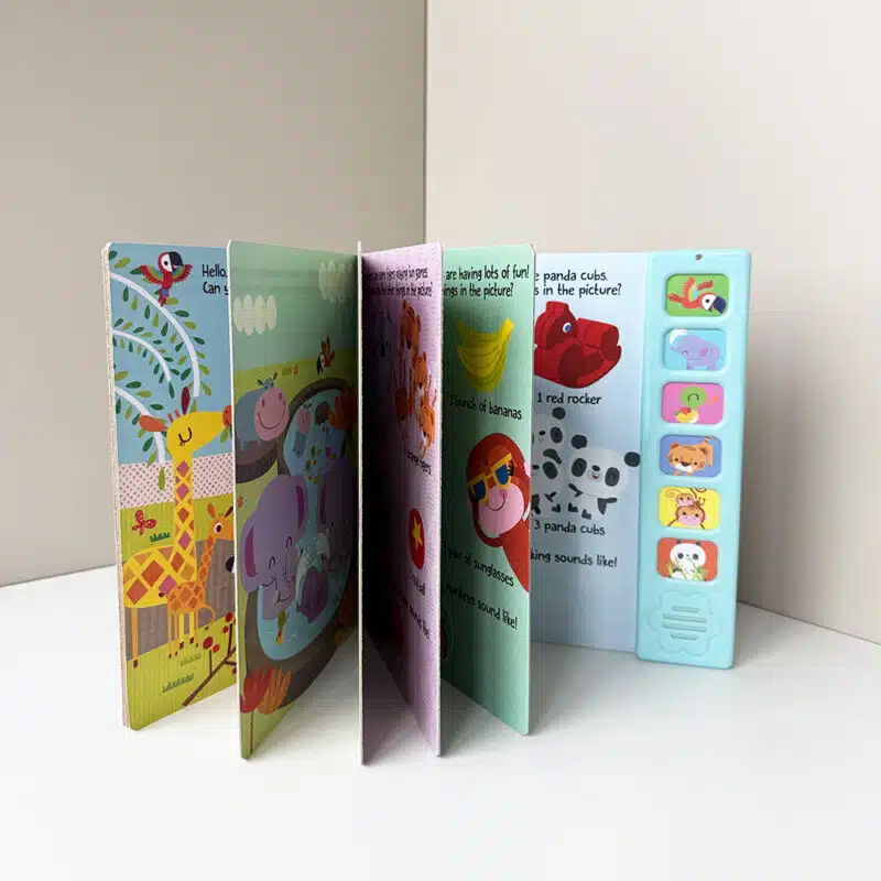 Children's cardboard storybook with music – Image 4