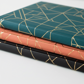 Cuaderno de tapa dura de piel sintética con estampado dorado